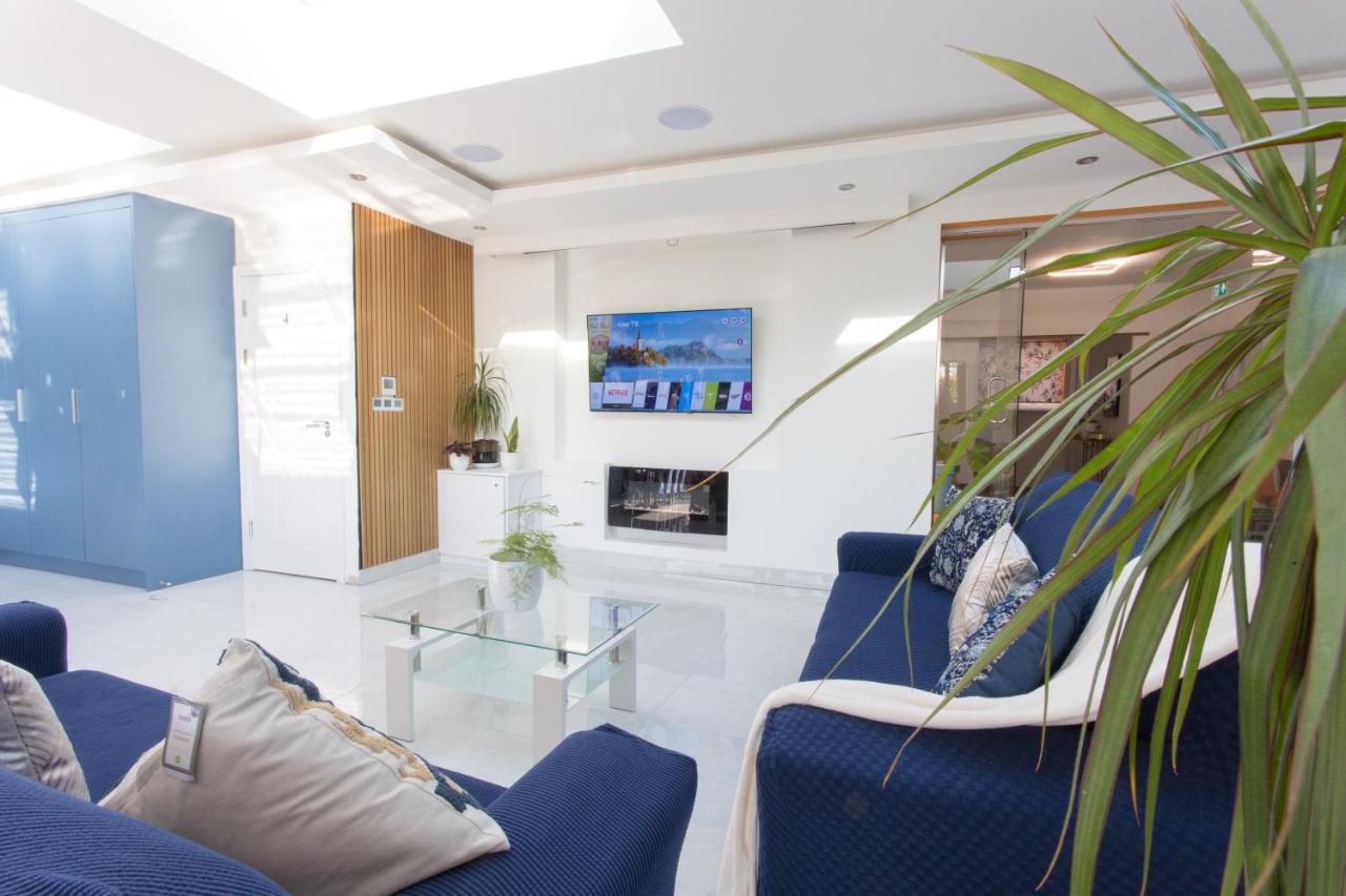 Legoland Heathrow Windsor Apartment Hotel Slough Eksteriør bilde